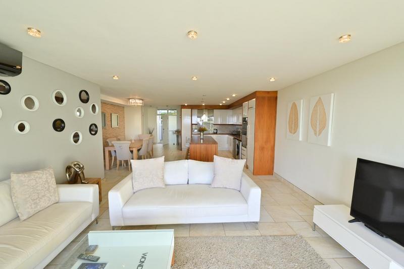 To Let 3 Bedroom Property for Rent in Dolphin Beach Western Cape